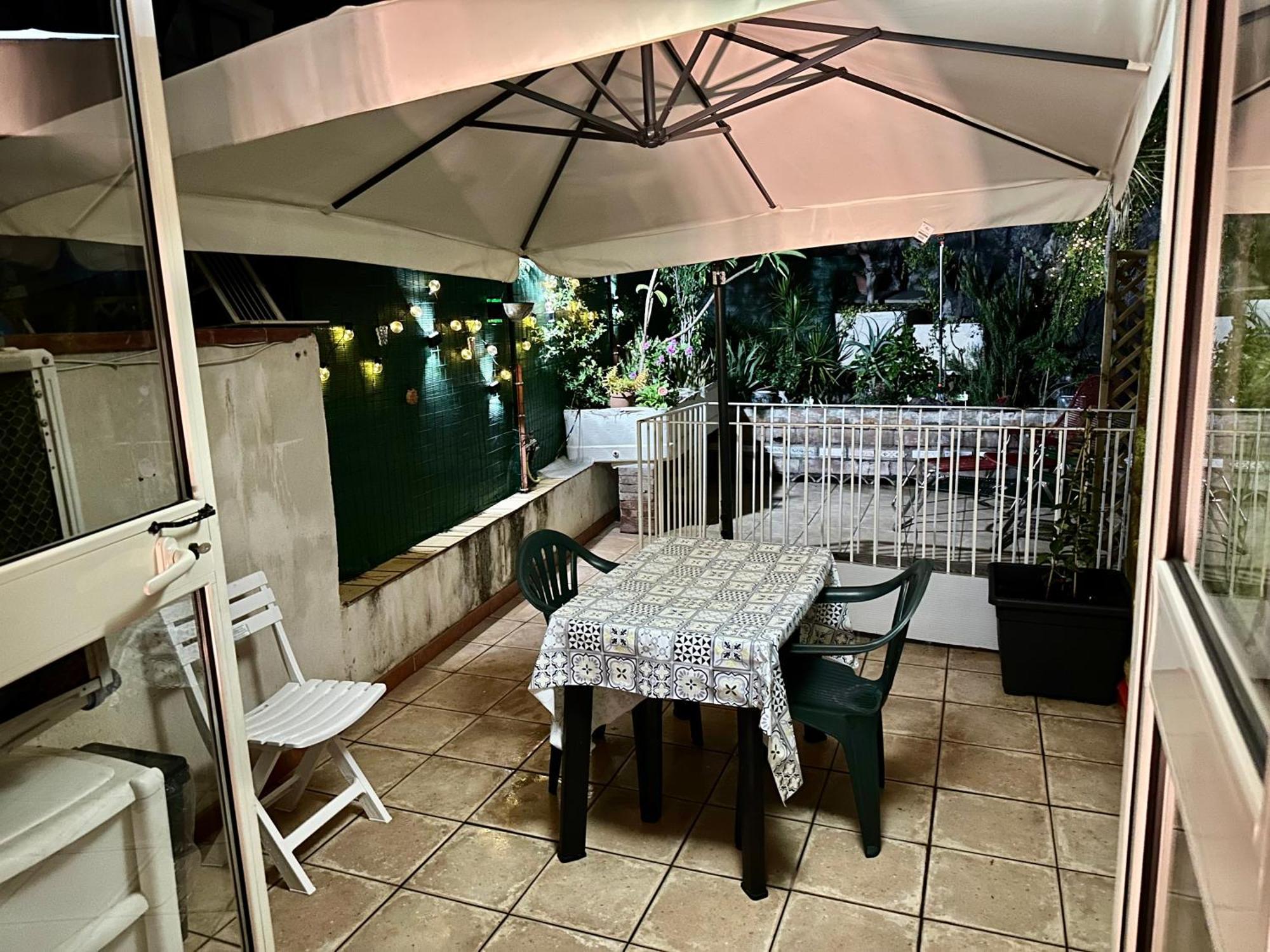 Casa Vulcano Aeroporto di Catania Fontana Rossa Esterno foto